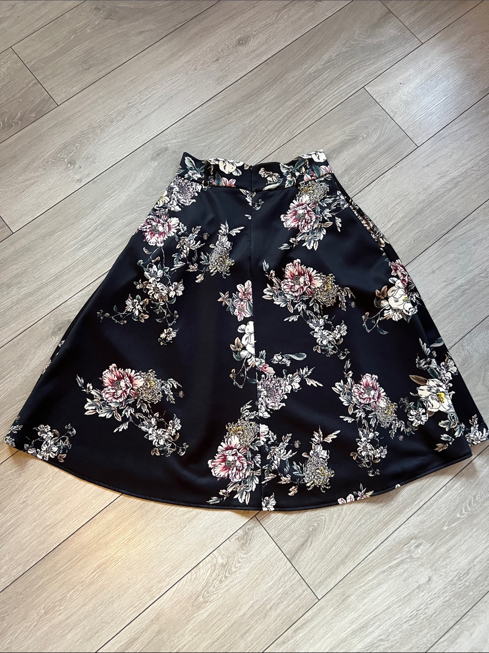 Italian Floral Black Midi Skirt with 4 Pleats